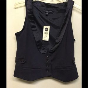 GAP VEST NWT