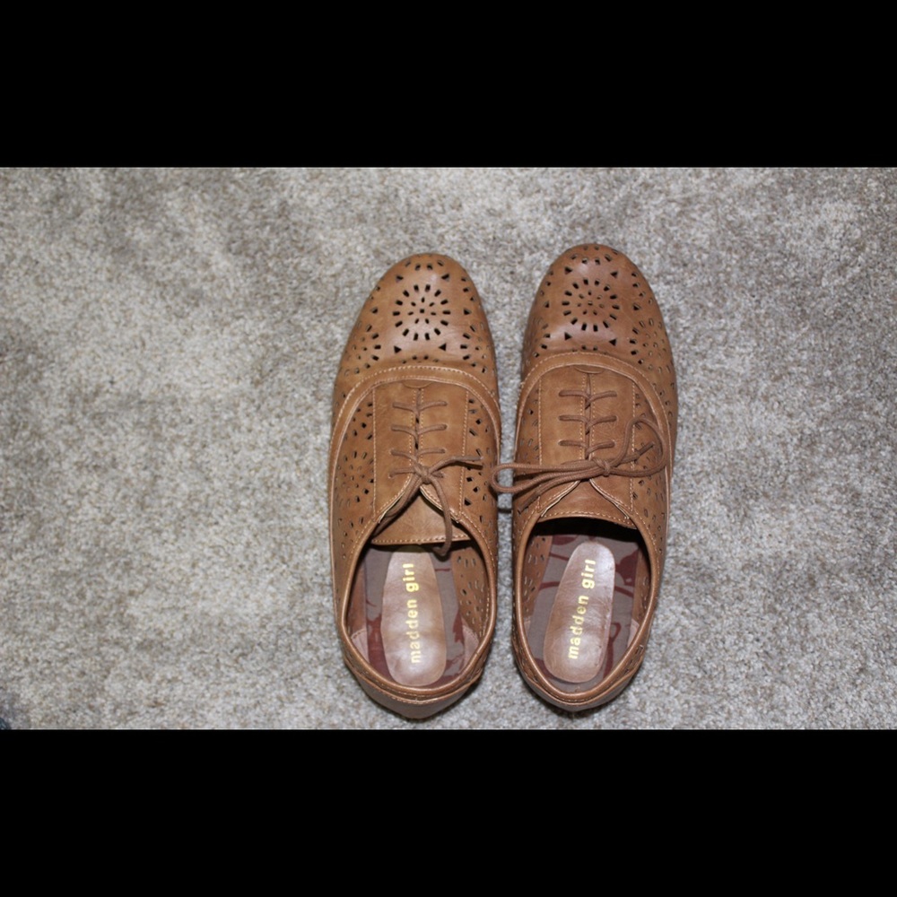 Madden Girl tie on flats