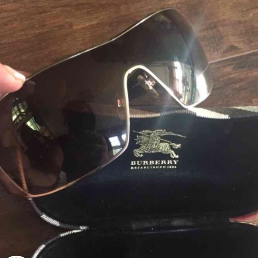 Authentic Burberry sunglasse‼️‼️sale‼️‼️
