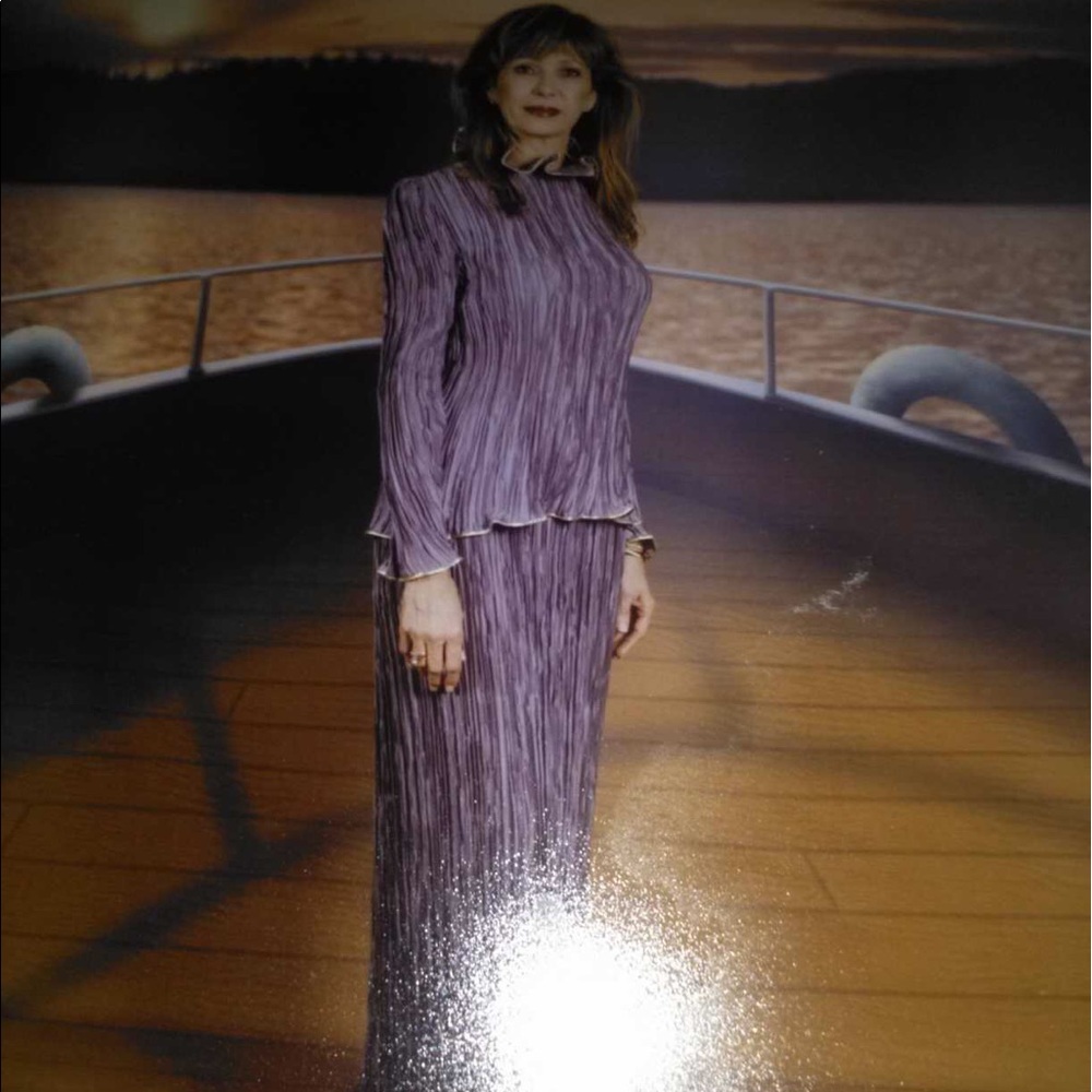 2 pic formal long skirt & top. Silver/grey gold