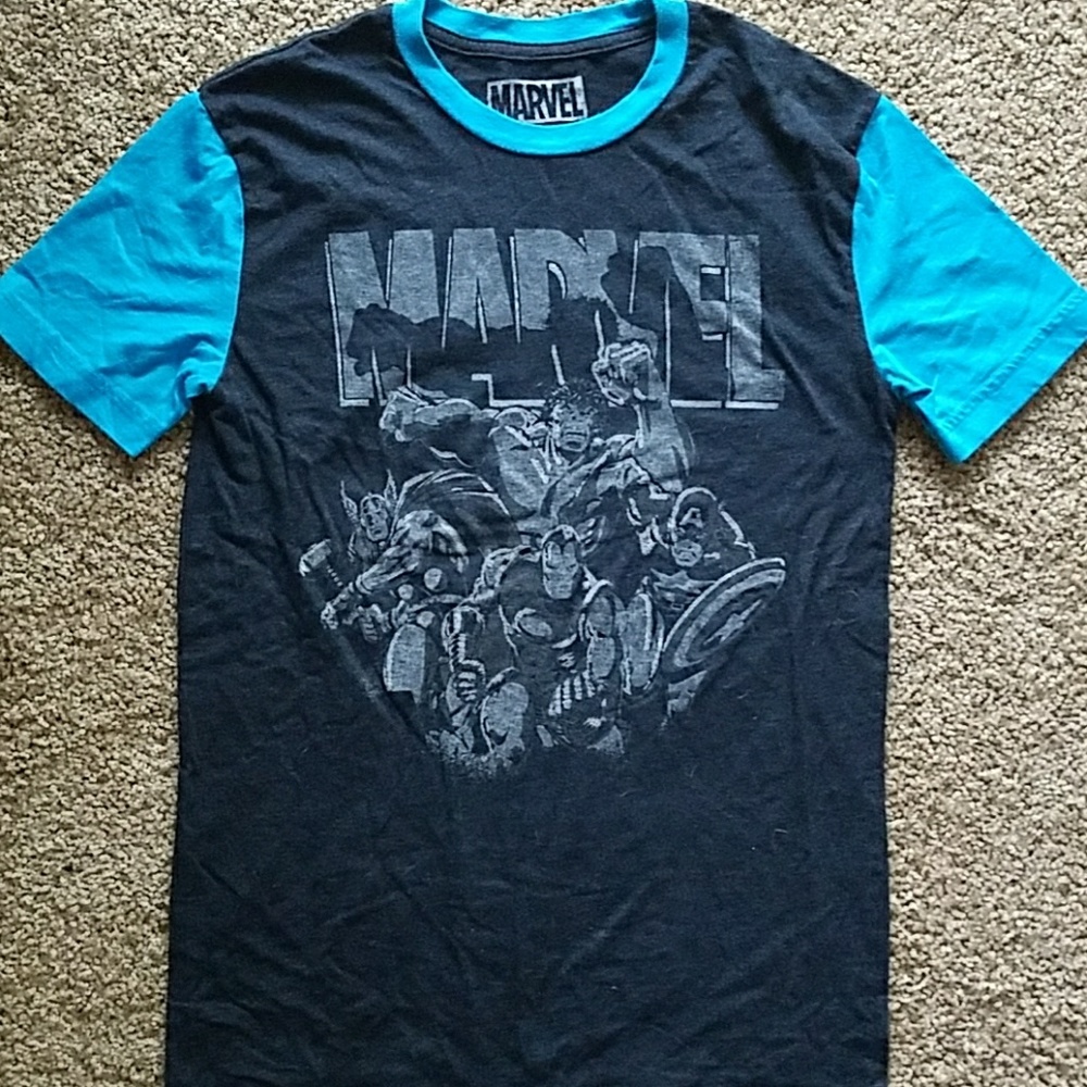 Short sleeve marvel avengers graphic tee