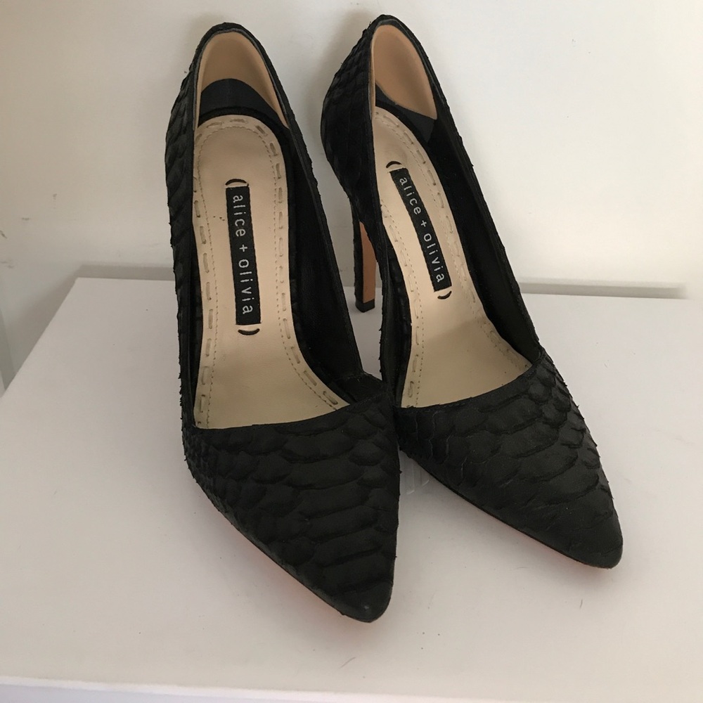 Alice and Olivia Dina heels