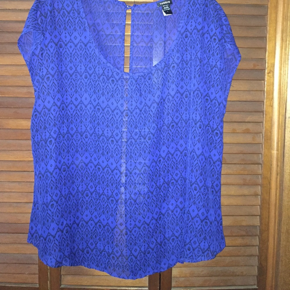 Torrid skull chiffon top Size 1
