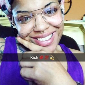 Meet your Posher, Takisha