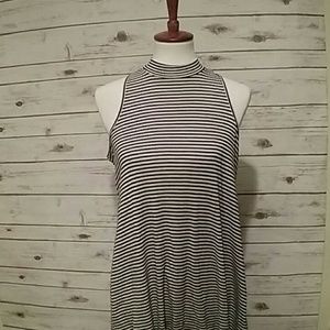 Sleeveless B&W Striped Dress