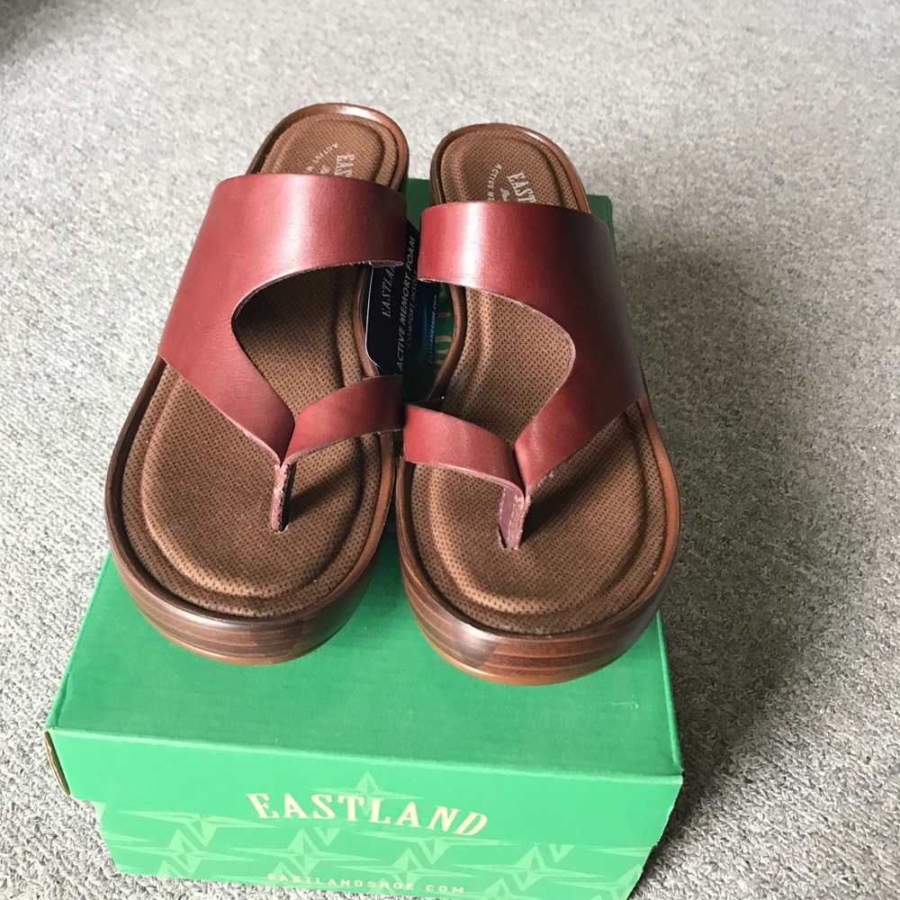 || NWT || Eastland Laurel Cinnamon Sandal Wedge - Picture 2 of 5