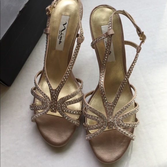 Nina shoes in Size 8.5 - Picture 1 of 5