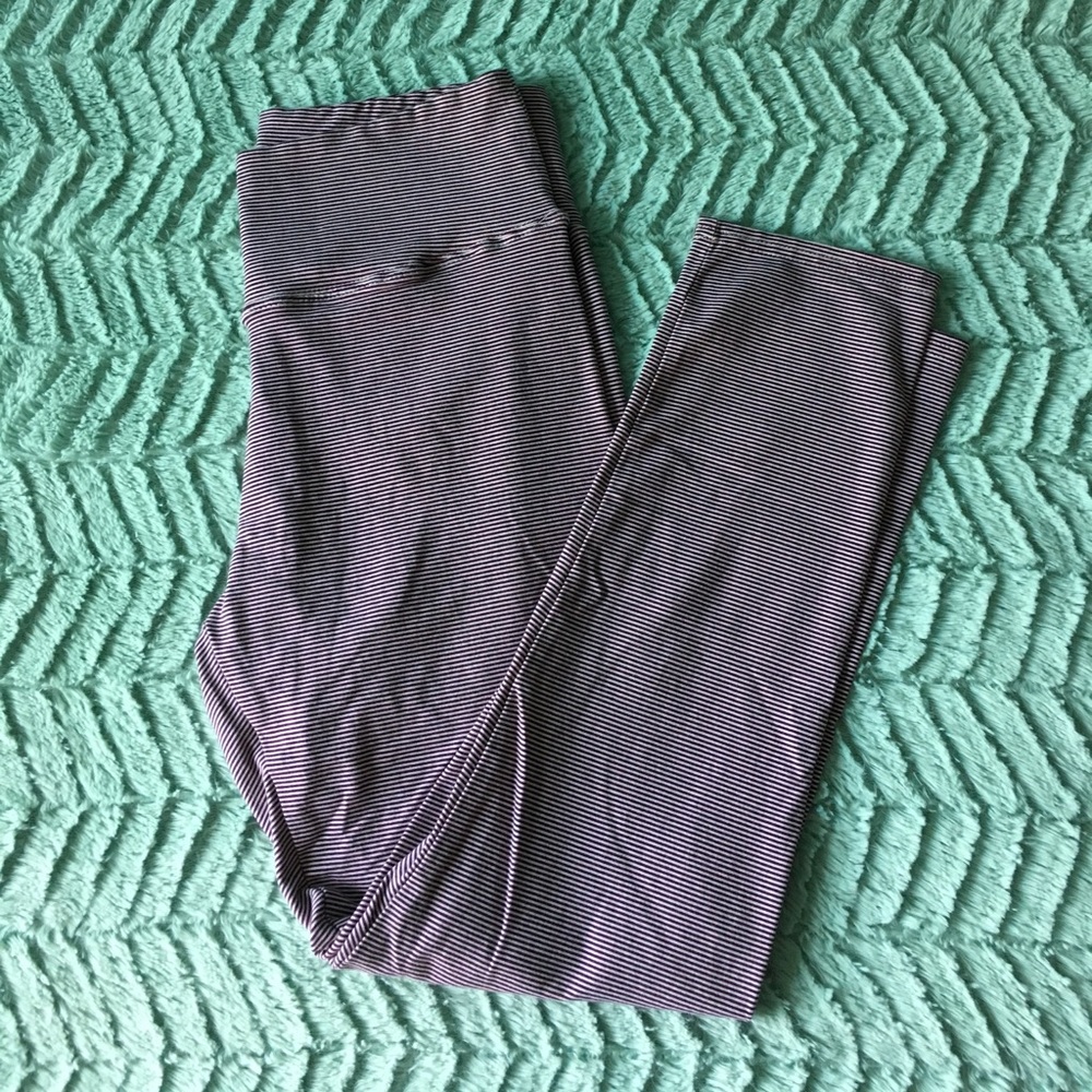 American Eagle Yoga Leggings - M