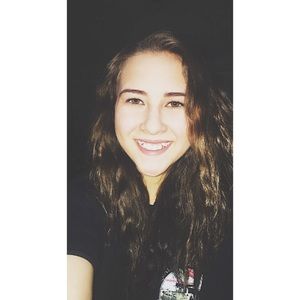 Meet your Posher, Madeline