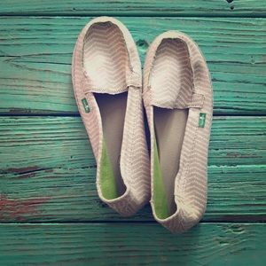 Sanuk shoes