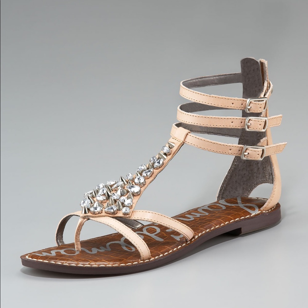 Looking for these in a size 6.5 or 7!!!