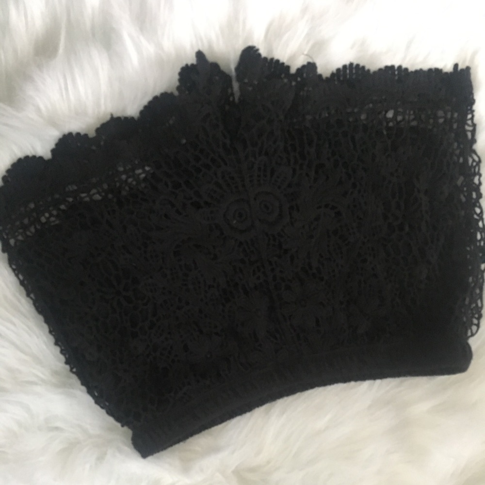 Medium knit black shorts