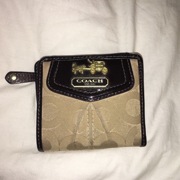 Coach - Picture 3 of 8