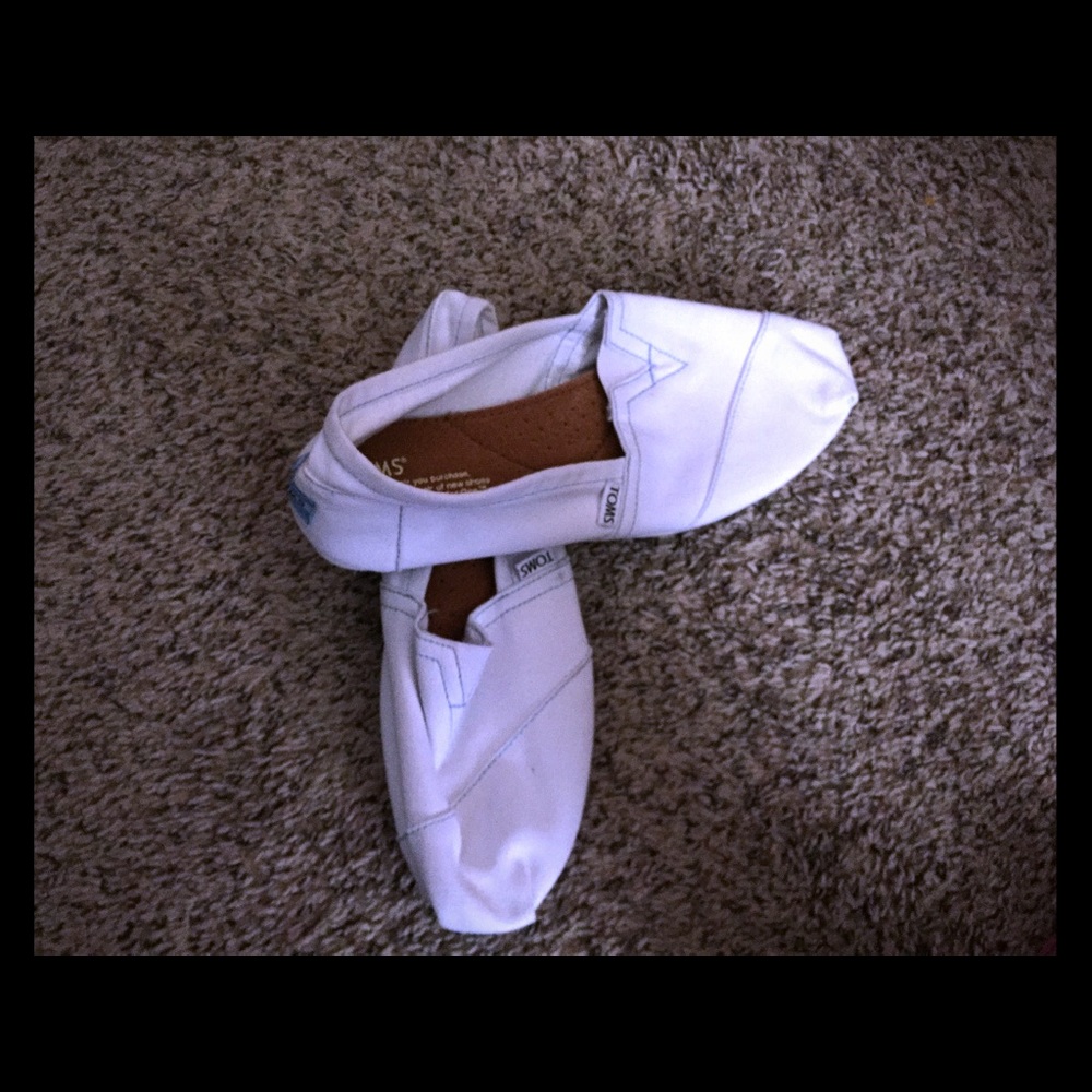 Woman's size 11 Toms NWOT