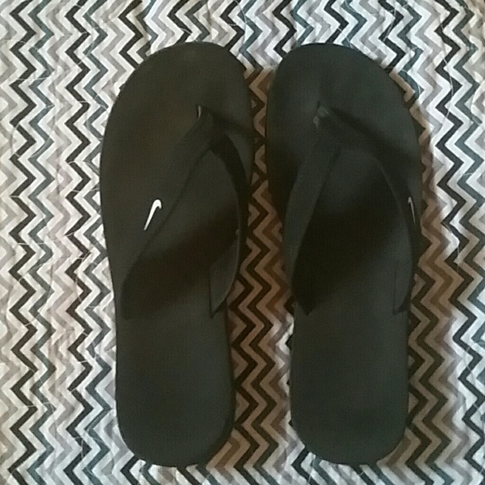 Nike flip flops