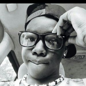 Meet your Posher, Devin