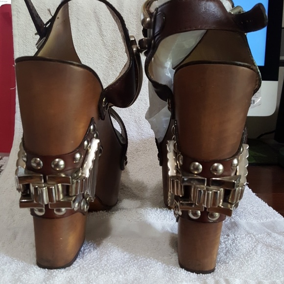 ROBERTO CAVALLI - Picture 2 of 6