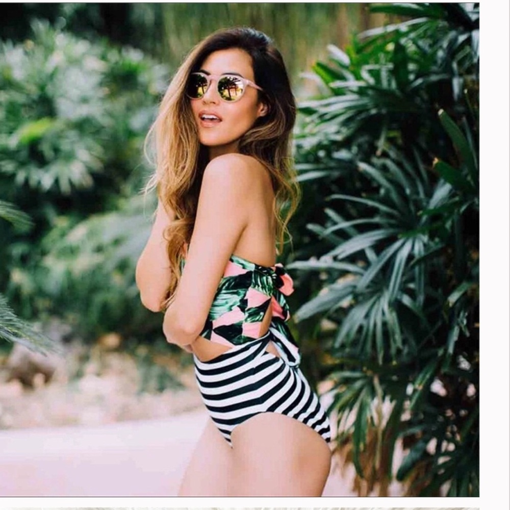 LAST ONE! Med Tropical Leaf One Piece Swimsuit - Picture 2 of 7