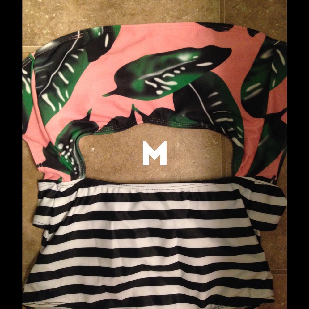 LAST ONE! Med Tropical Leaf One Piece Swimsuit - Picture 7 of 7