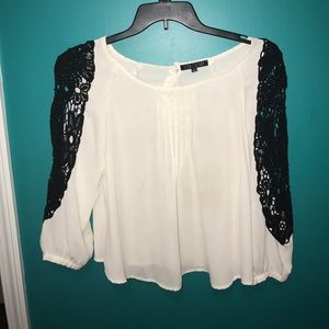 SUPER DRESSY cream and black lace crop top!!!🖤