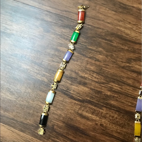 Selling 1 14k multi-color jade bracelet jewelry - Picture 5 of 6