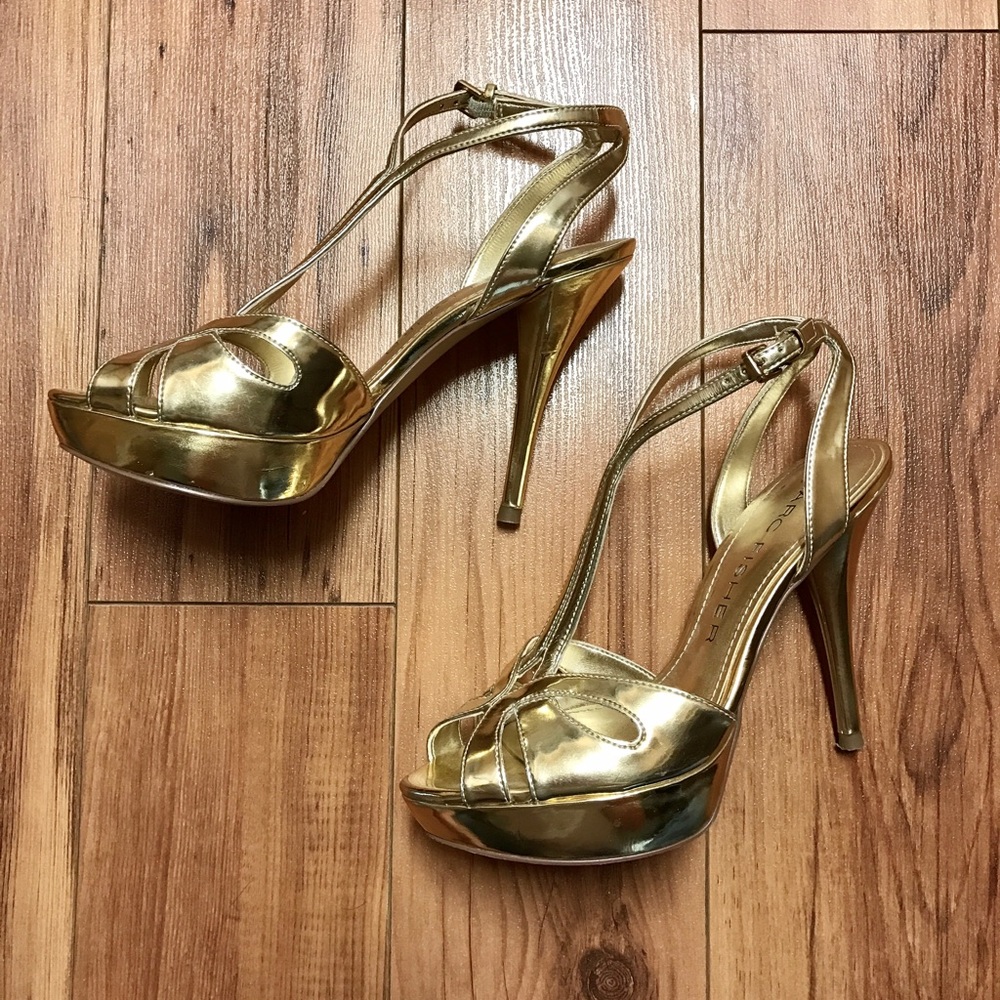 Gold Marc Fisher Pumps