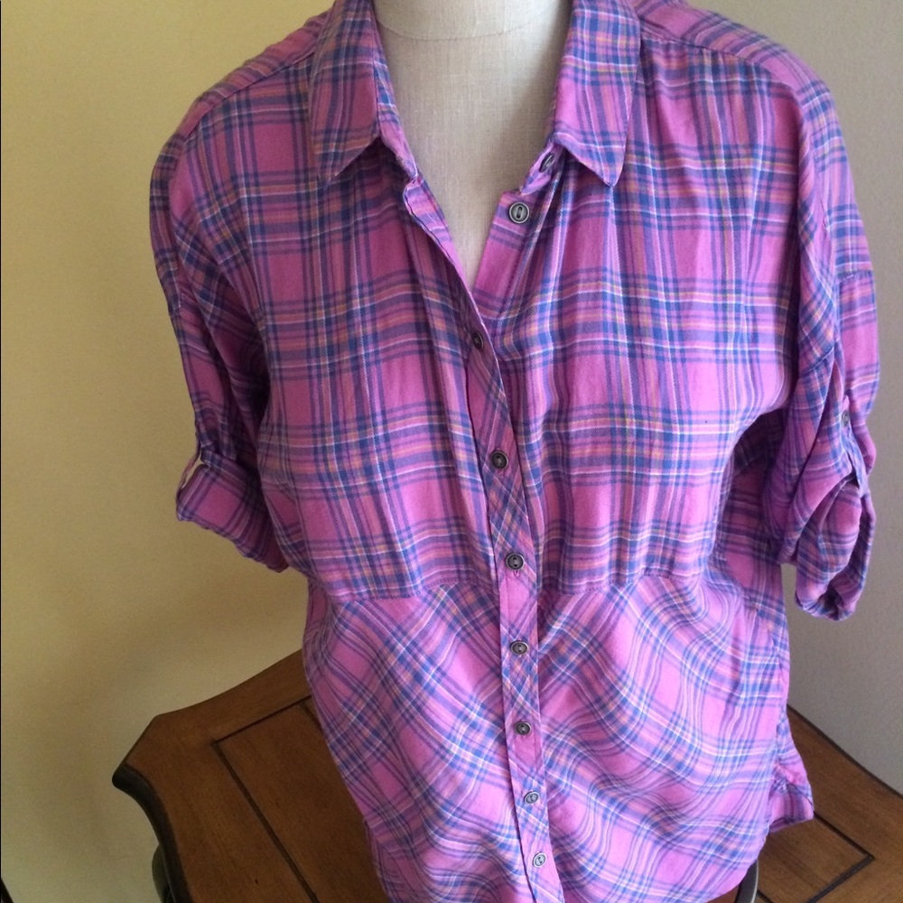 Used- ADORABLE C&C California pink plaid blouse