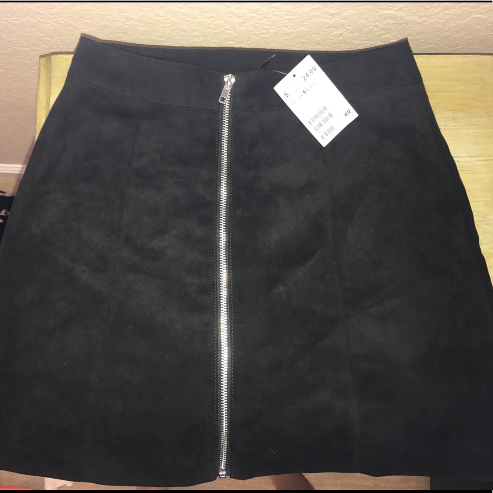 H&M black zip up skirt