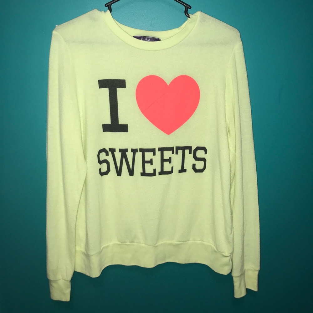 ADORABLE thin knit top!!