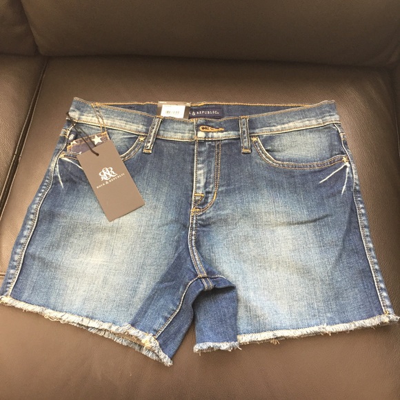 Final Markdown : NWT Rock and Republic shorts - Picture 1 of 6
