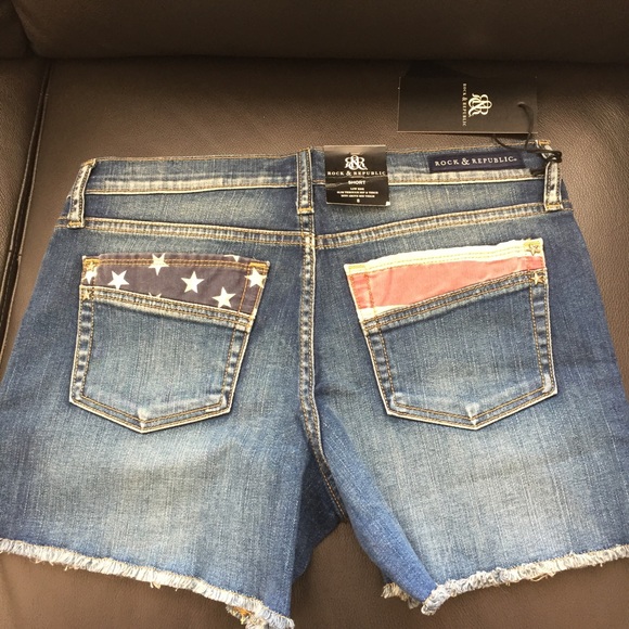 Final Markdown : NWT Rock and Republic shorts - Picture 2 of 6