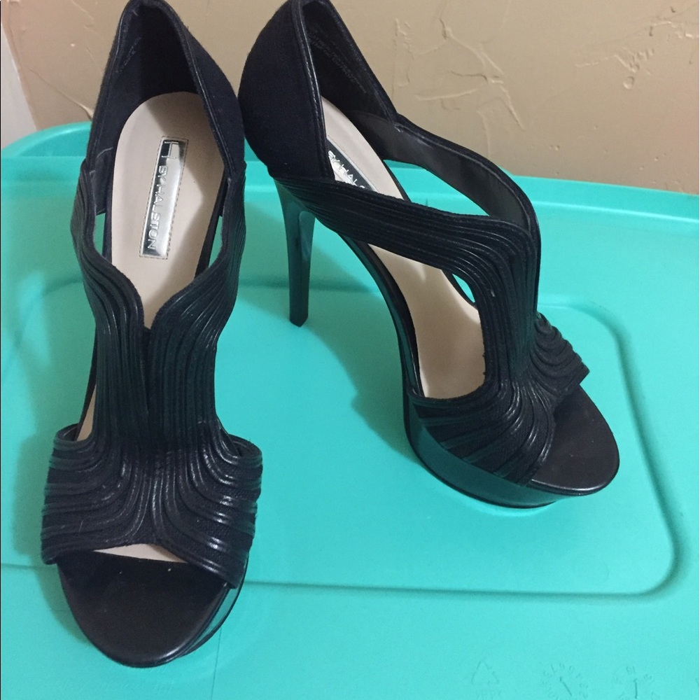 Shoes like new size 8