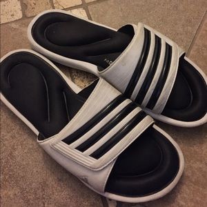 Adidas memory foam classic slides