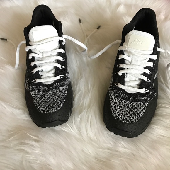 Nike Air Max 1 Ultra Flyknit - Picture 3 of 7