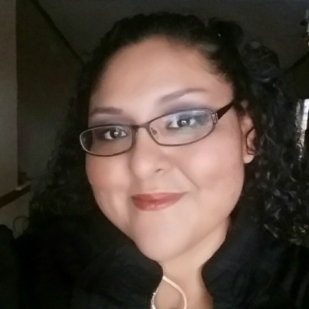 Meet your Posher, Mona