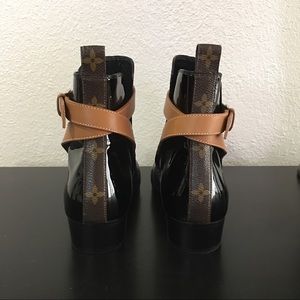 Louis Vuitton BRAND NEW boots size 8 with box