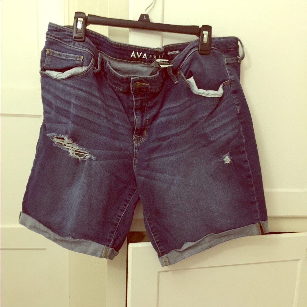 Ava Viv long shorts