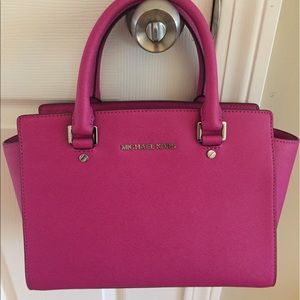 Michael Kors leather bag