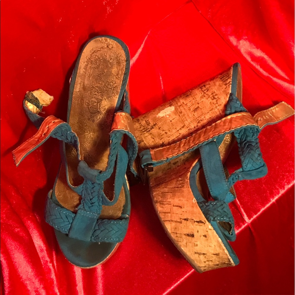 Bright blue/cork side wedges