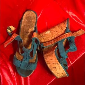 Bright blue/cork side wedges
