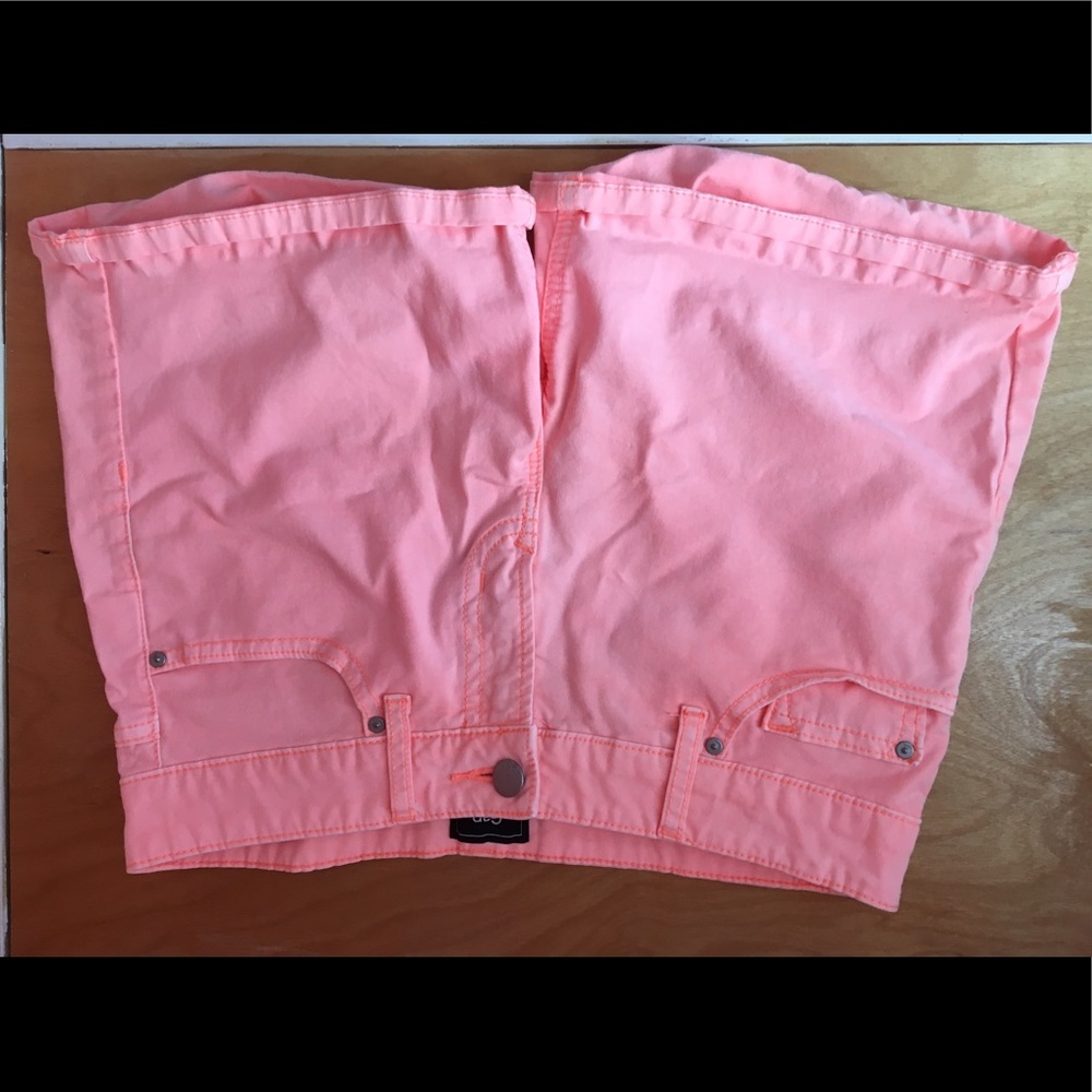 Gap shorts