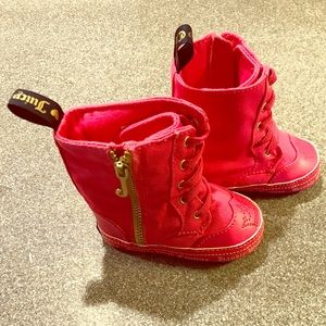Juicy couture baby shoes