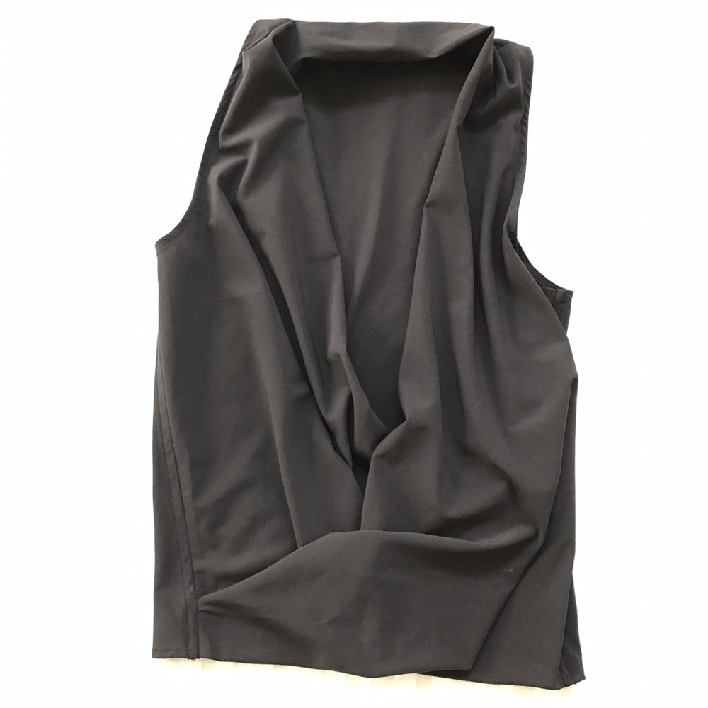 limited edition 🍋Lululemon criss cross front top