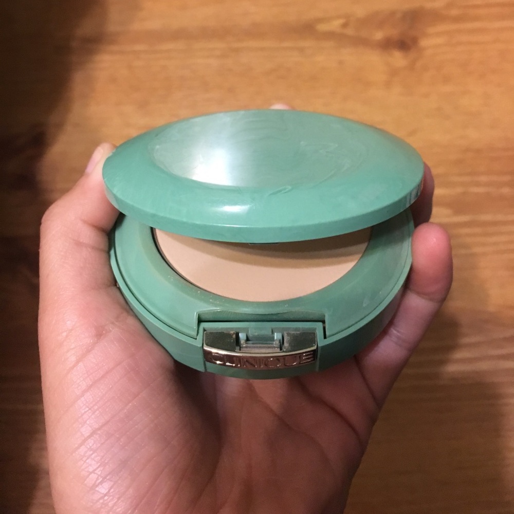 Clinique powder!
