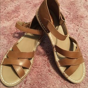 Clarks artisan flat sandals