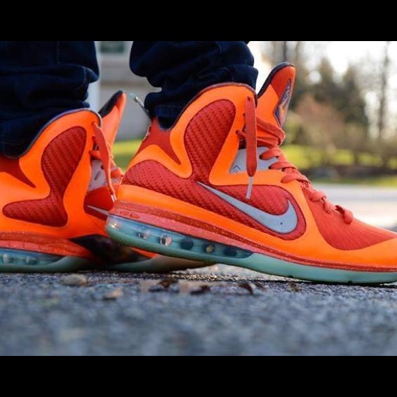 Lebron 9 All Star Galaxy Big Bangs 10.5 $450 BIN - Picture 3 of 4