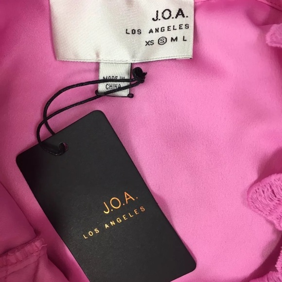 JOA Floral Embossed Pink Short Sleeve Dress - Picture 6 of 7