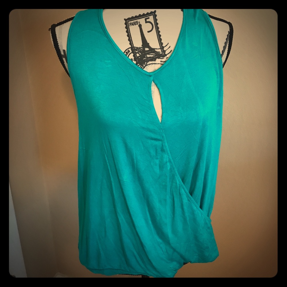 3/$10 Eight Sixty Green top