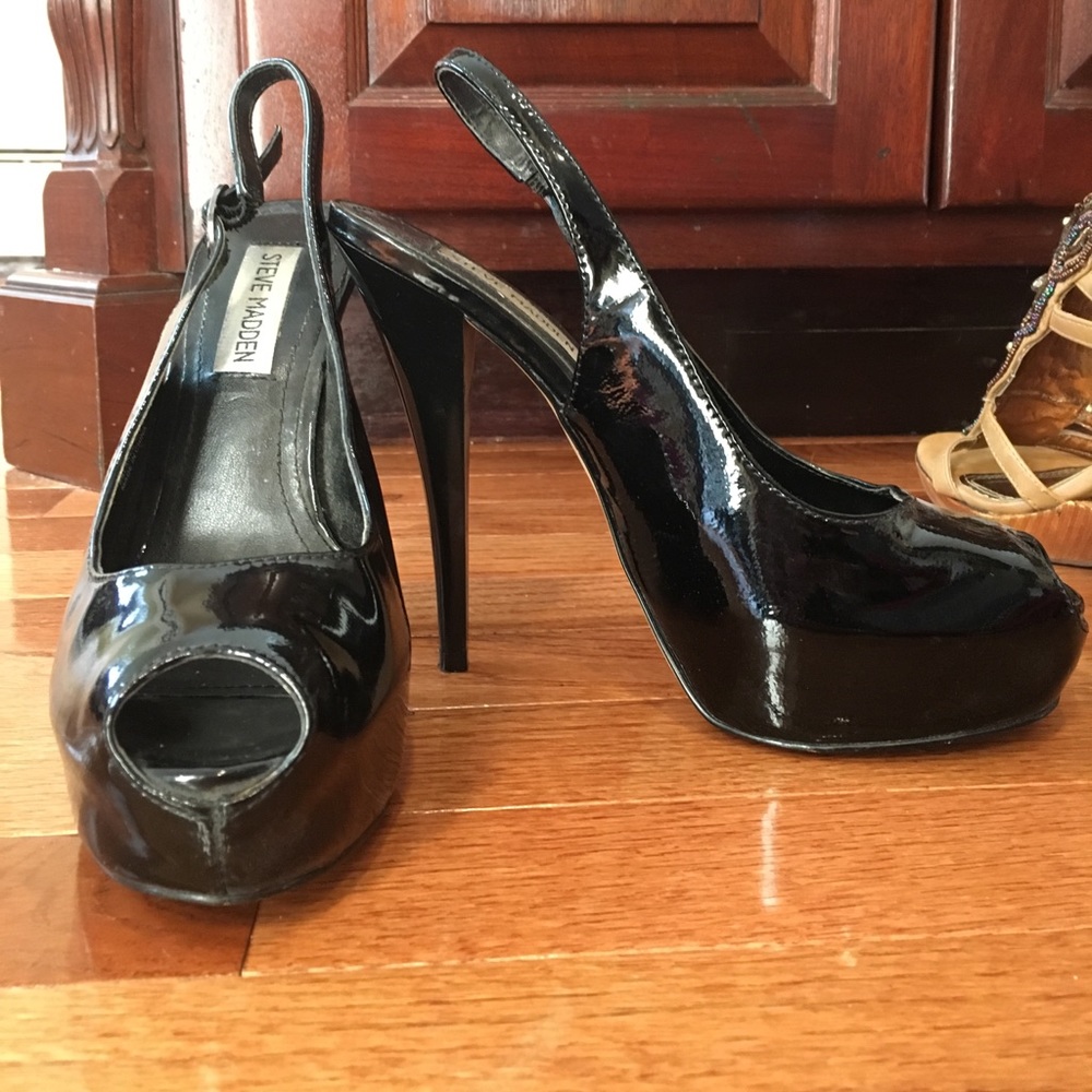 Steve Madden patent leather peep toe slingbacks