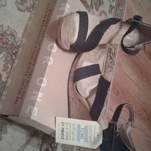 Black textile with cork wedge